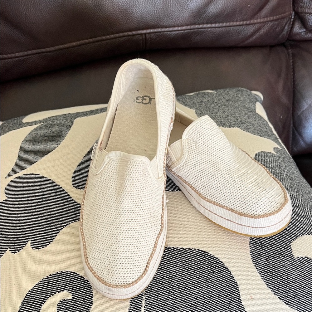 UGG FLATS